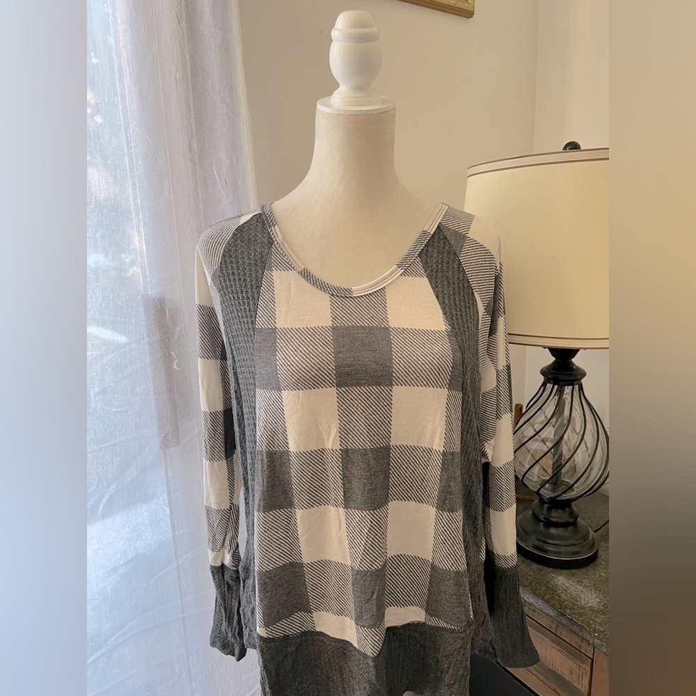 Pink Lily gray & cream buffalo check top